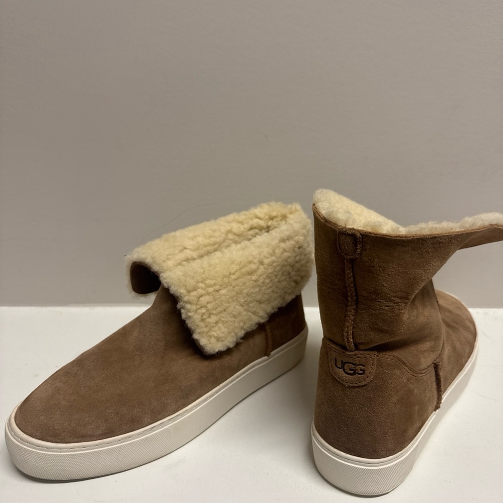 UGG Lynus Fold Booties